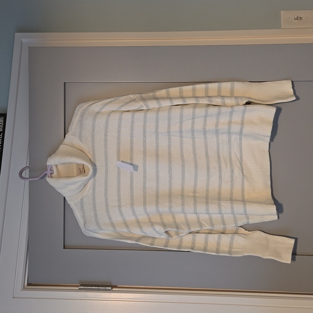 Women's sweater
